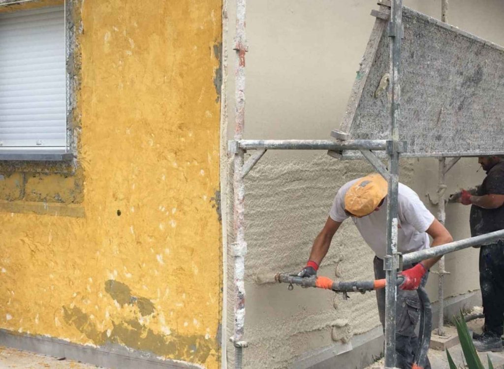 Ravalement de façade - Artisan Entreprise Les Toitures du Soleil 83