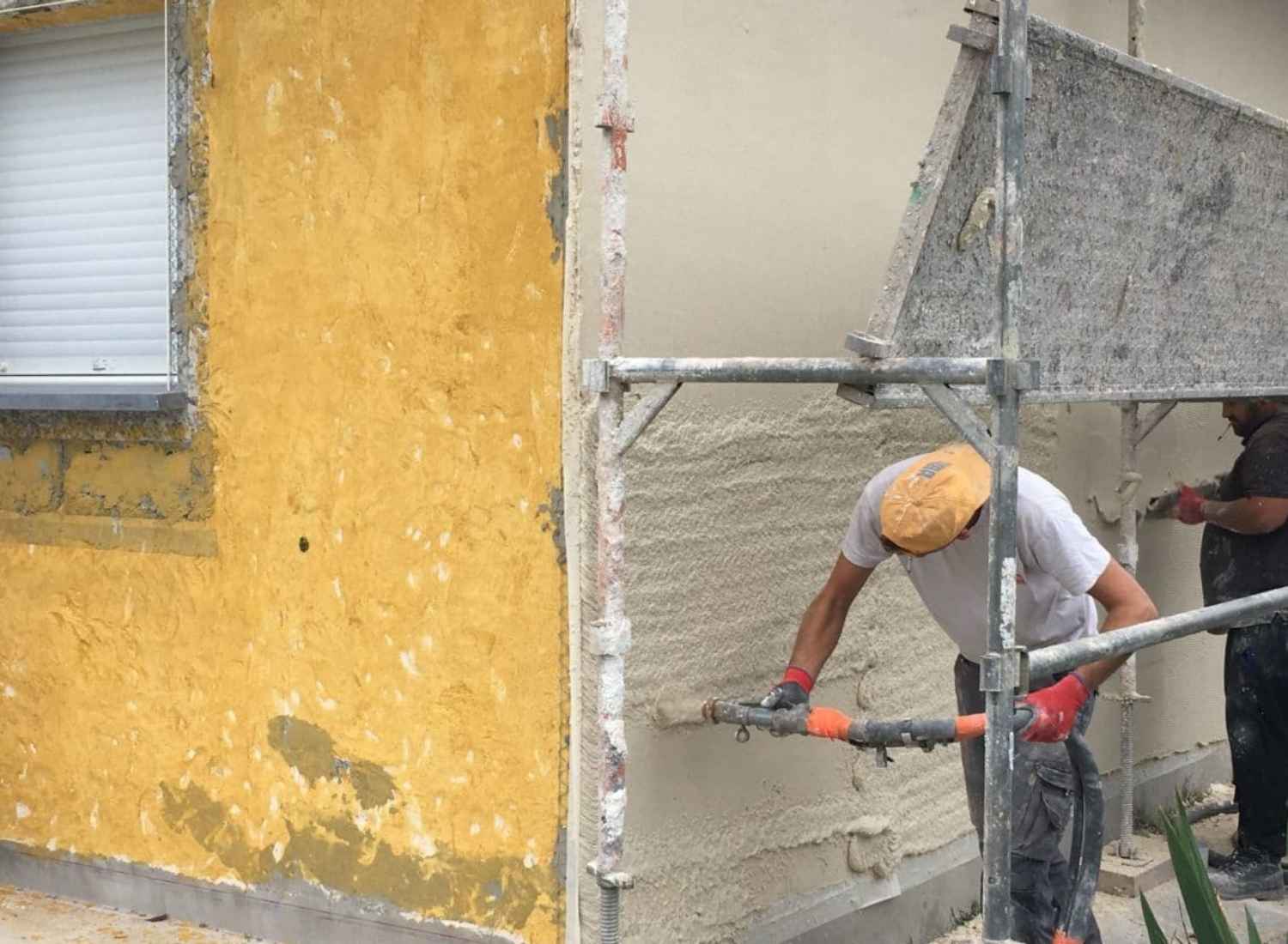 Ravalement de façade - Artisan Entreprise Les Toitures du Soleil 83