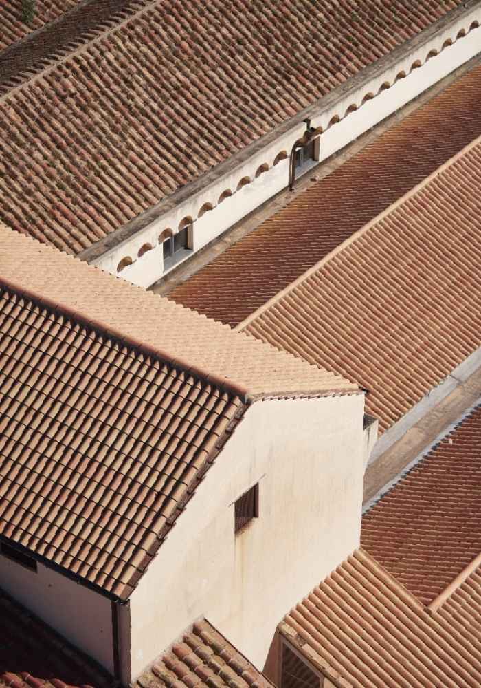 Recherche de fuite de toiture à Sanary-sur-Mer et dans le Var - Les Toitures du Soleil 83