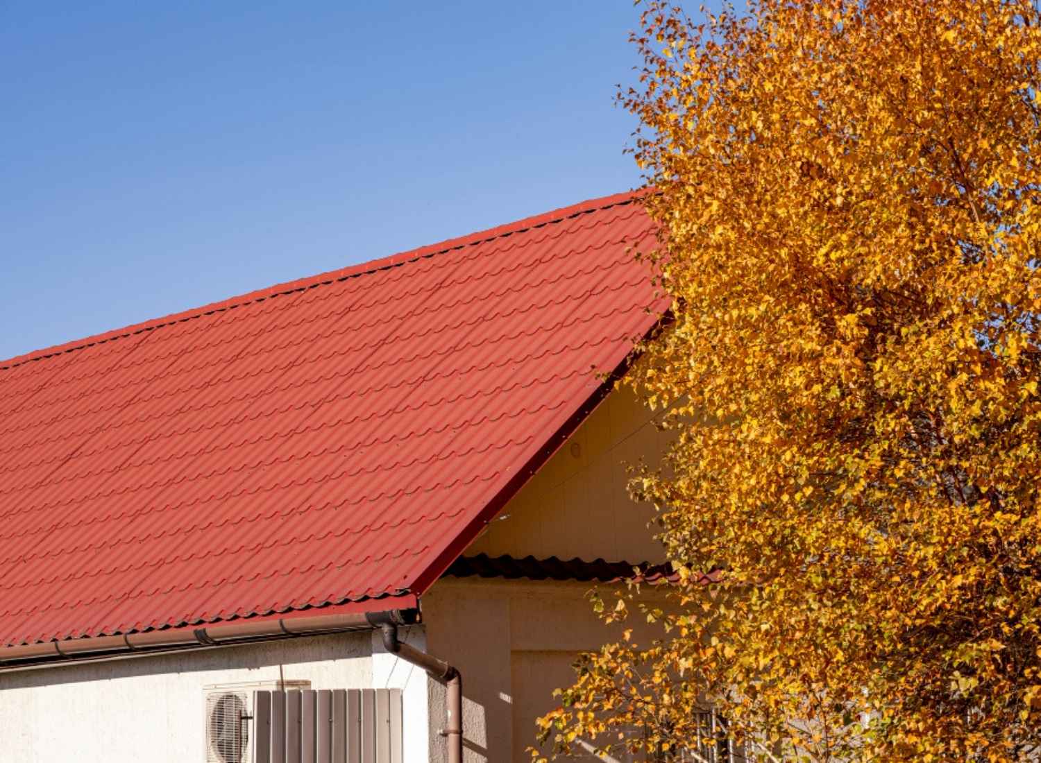 Recherche de fuite et étanchéité de toiture à Sanary-sur-Mer - Les toitures du Soleil 83