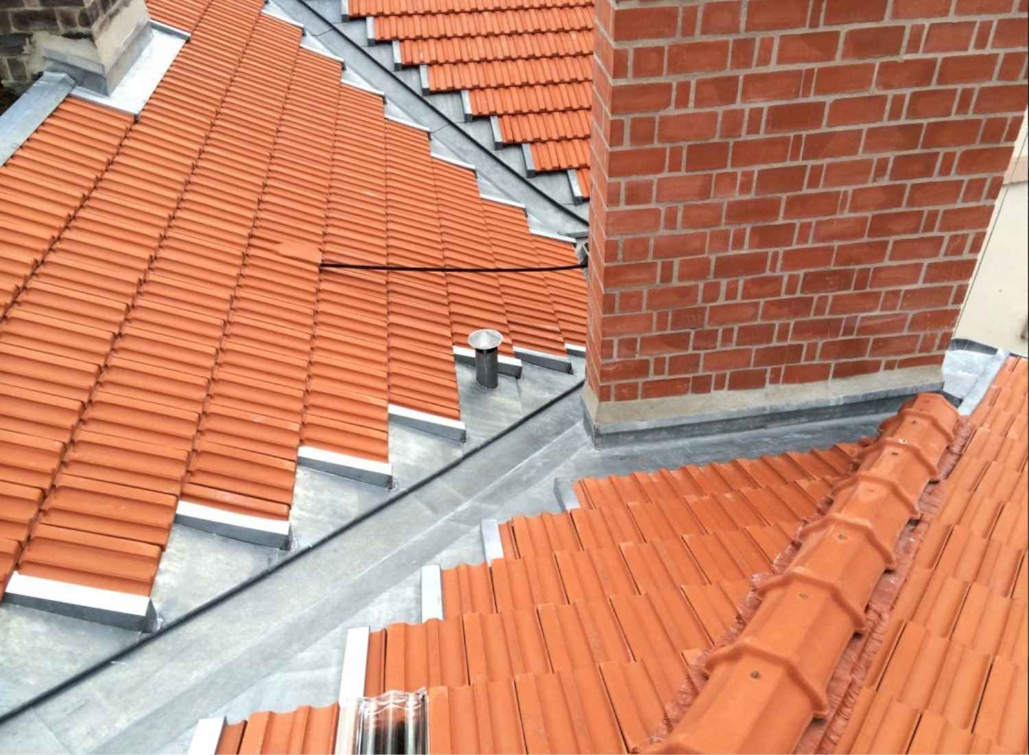 travaux-de-zinguerie-Les-Toitures-du-Soleil-83