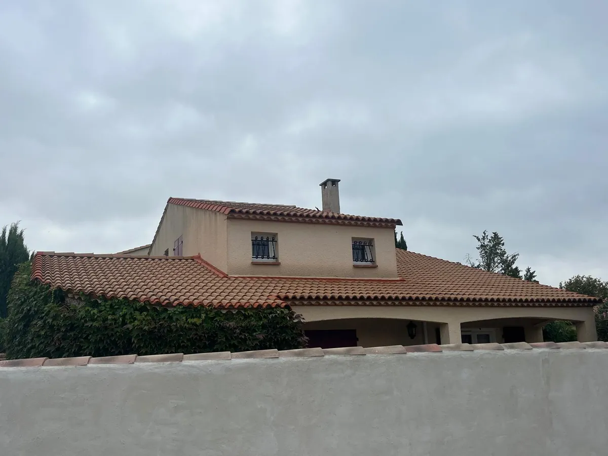 Villa avec toiture neuve en tuiles à Sanary-sur-Mer